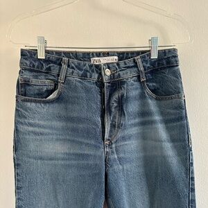 Zara Blue Slim Jeans with Vintage-Inspired Fading